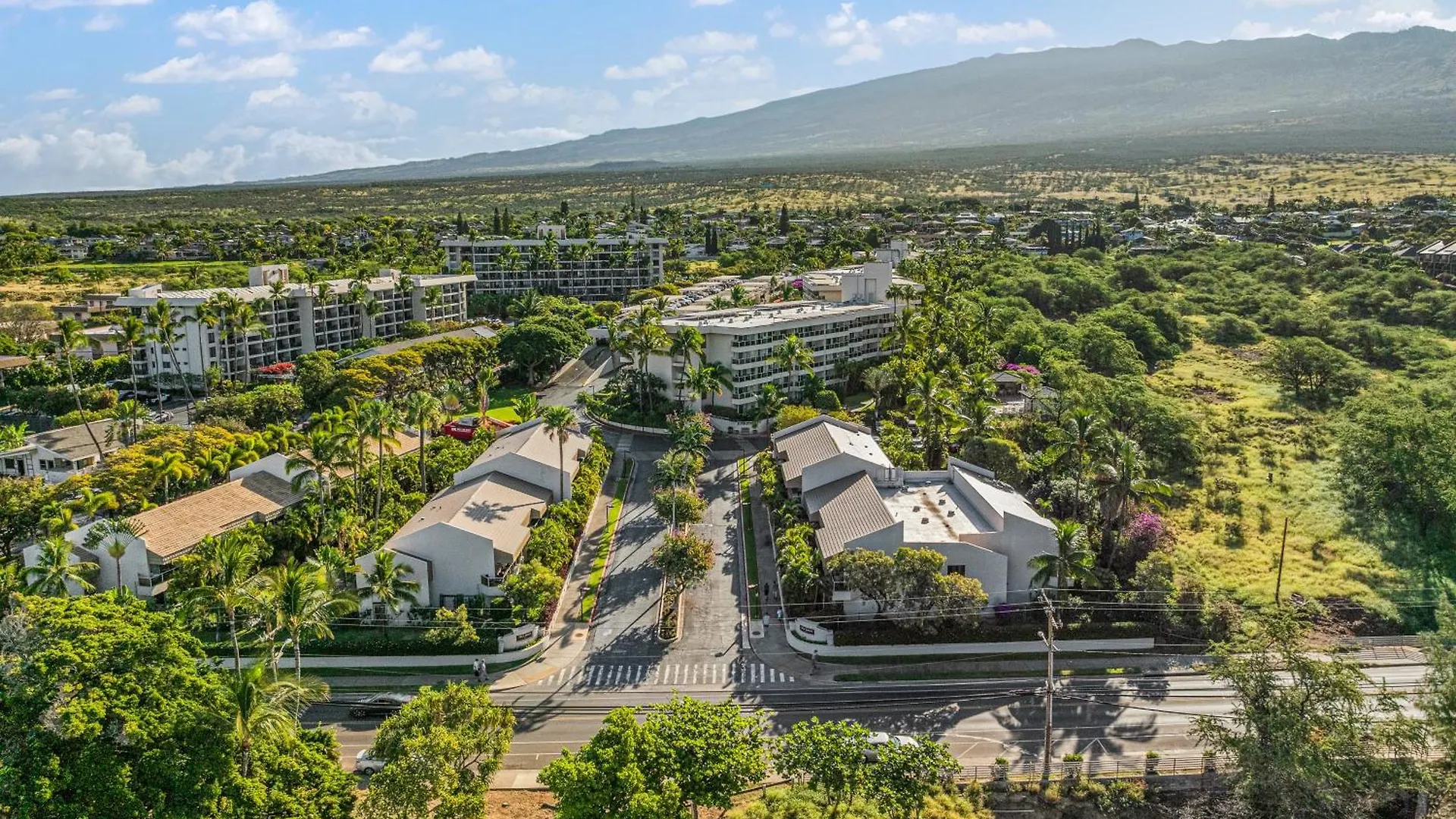 Steps To Beach Shops And Dining With Pool And Hot Tub Apartahotel Wailea (Maui)